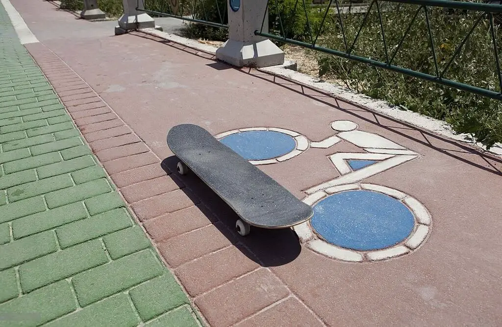 How to clean skateboard wheels?