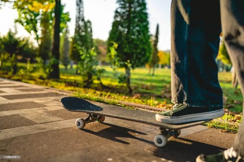 How to Loosen Wheels on Skateboard? 