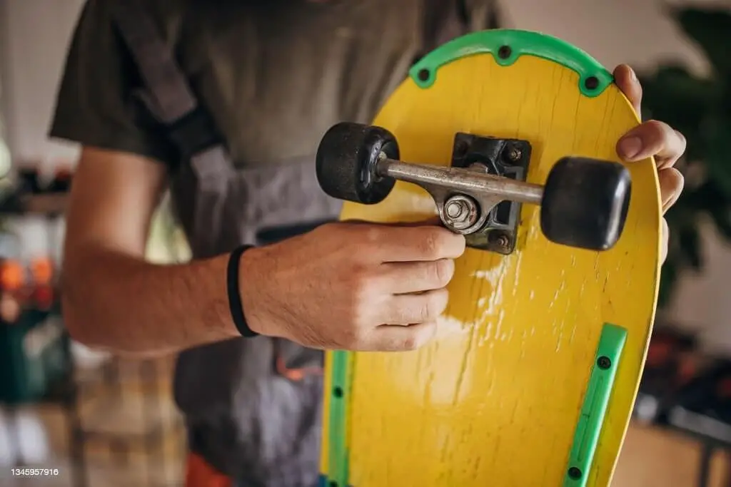 How to Loosen Wheels on Skateboard?