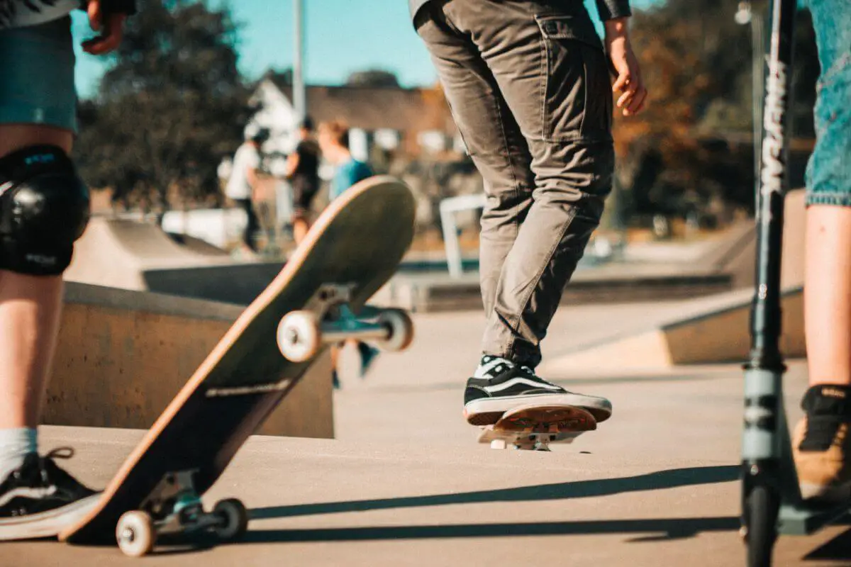 Which Way Do Trucks Go On A Skateboard