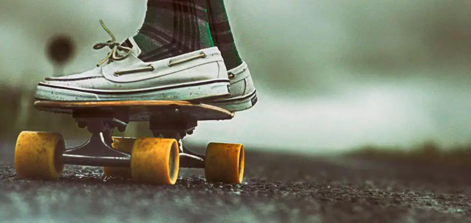 Skateboard Wheels vs Longboard Wheels