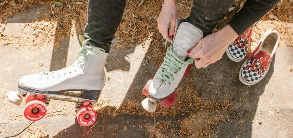 How to Lace Roller Skates