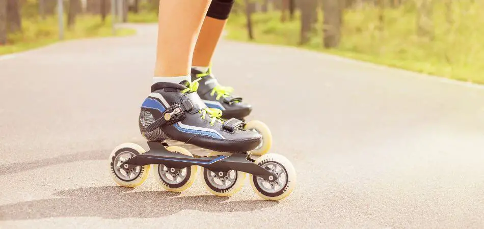 Roller Skates vs Ice Skates